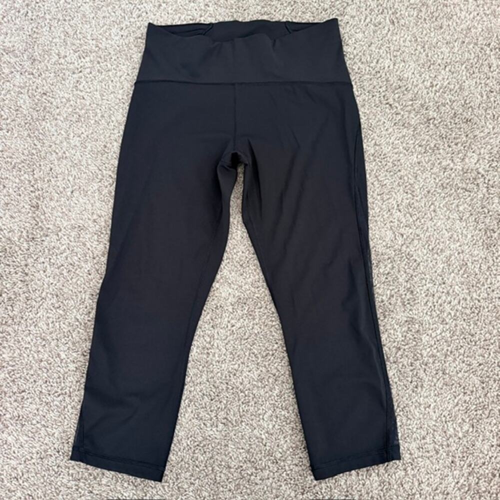 Lululemon Leggings Women's 10 Black Crop Capri Side Mesh Detail Athletic Yoga